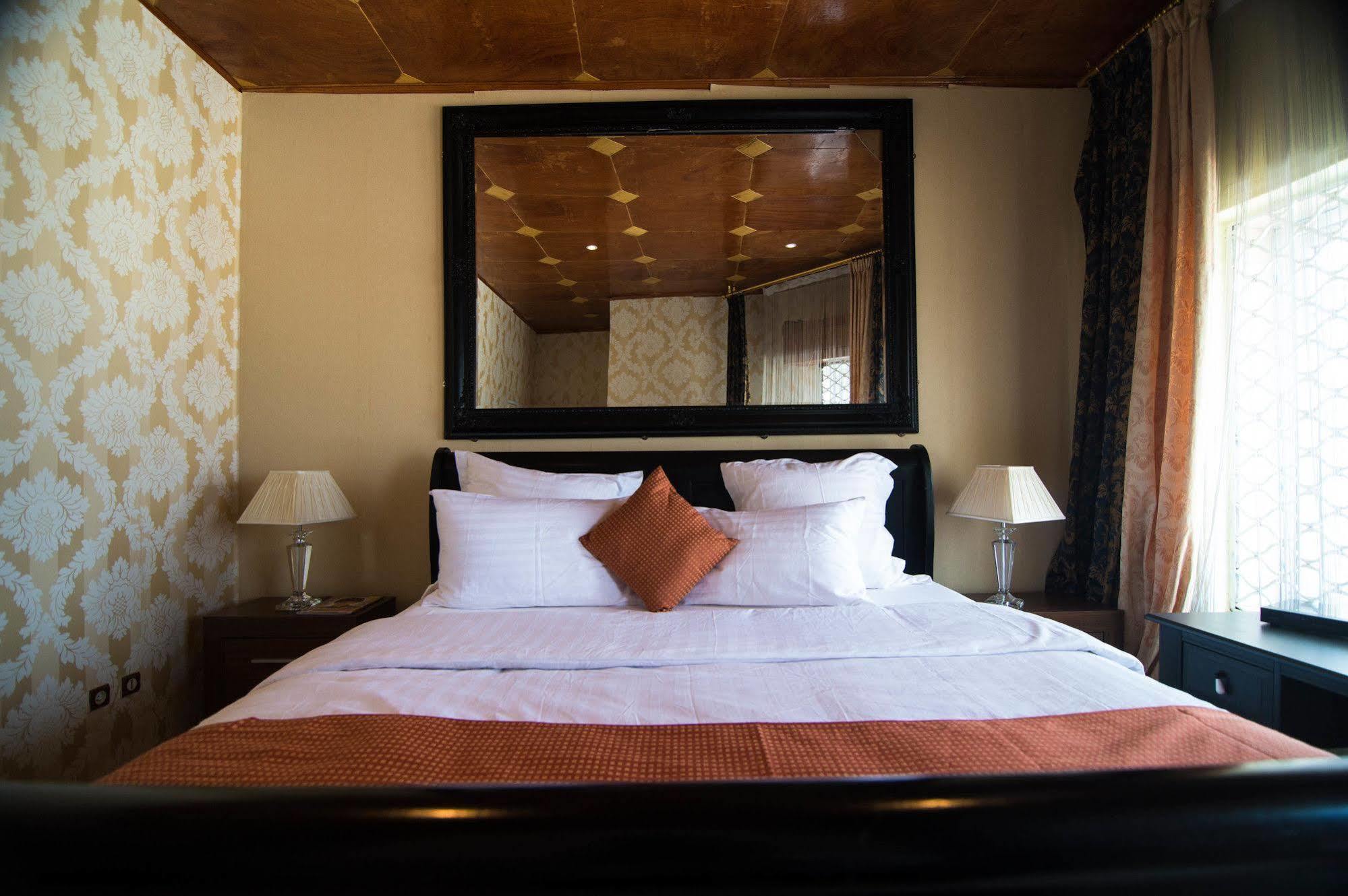 Saddle Hill Ranch Hotel Bafut Buitenkant foto