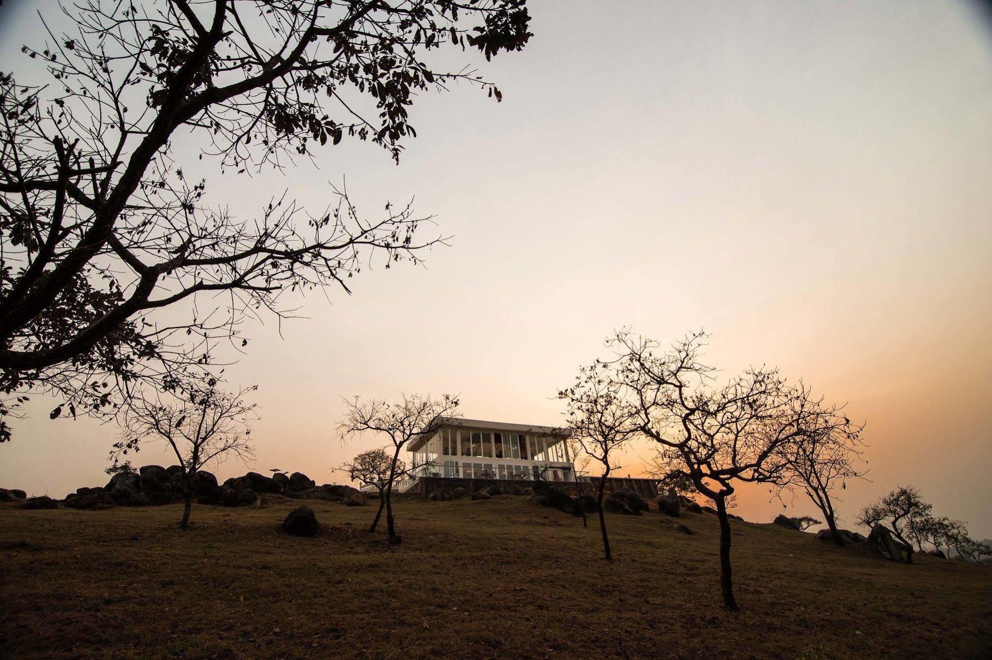 Saddle Hill Ranch Hotel Bafut Buitenkant foto